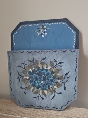 Hand-Painted Blueberry Floral Thin Wall Pocket Cottage Country Decor